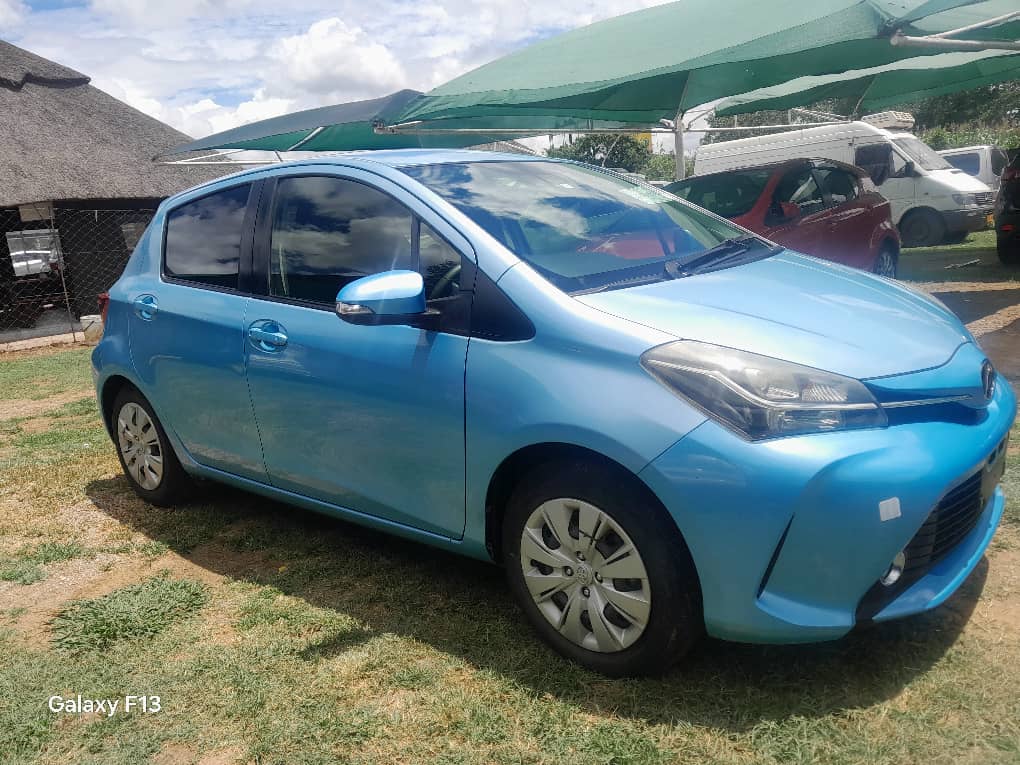 2016 Toyota Non Hybrid Vitz thumbnail 2 - Car World