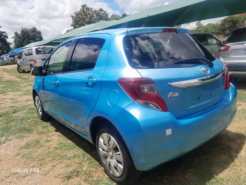 2016 Toyota Non Hybrid Vitz thumbnail 4 - Car World