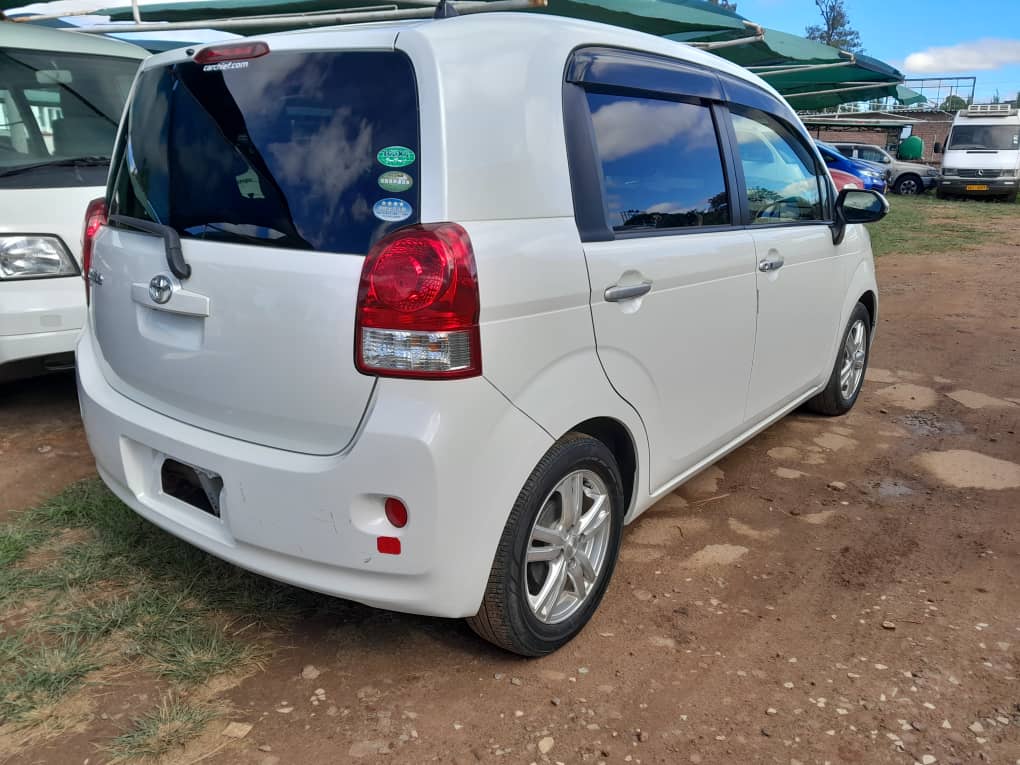 2016 Toyota Pote thumbnail 2 - Car World