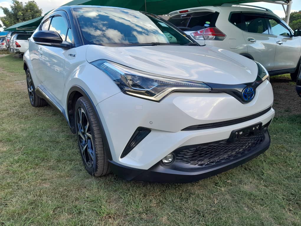 2021 Toyota CHR Hybrid thumbnail 4 - Car World
