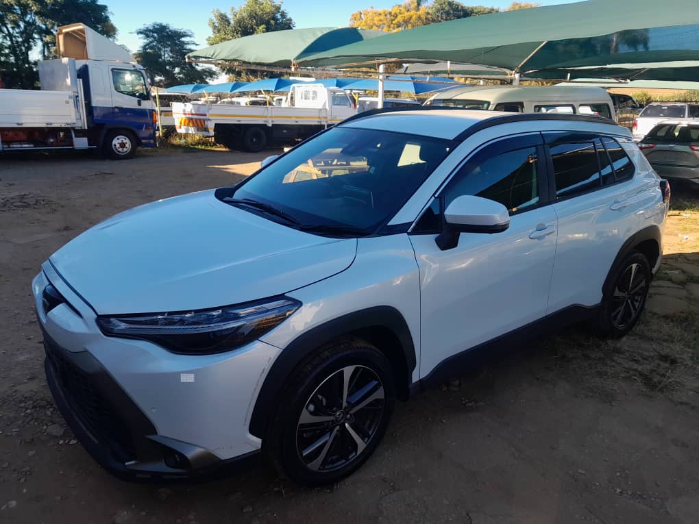 2023 Toyota  Corolla Cross Hybrid thumbnail 2 - Car World