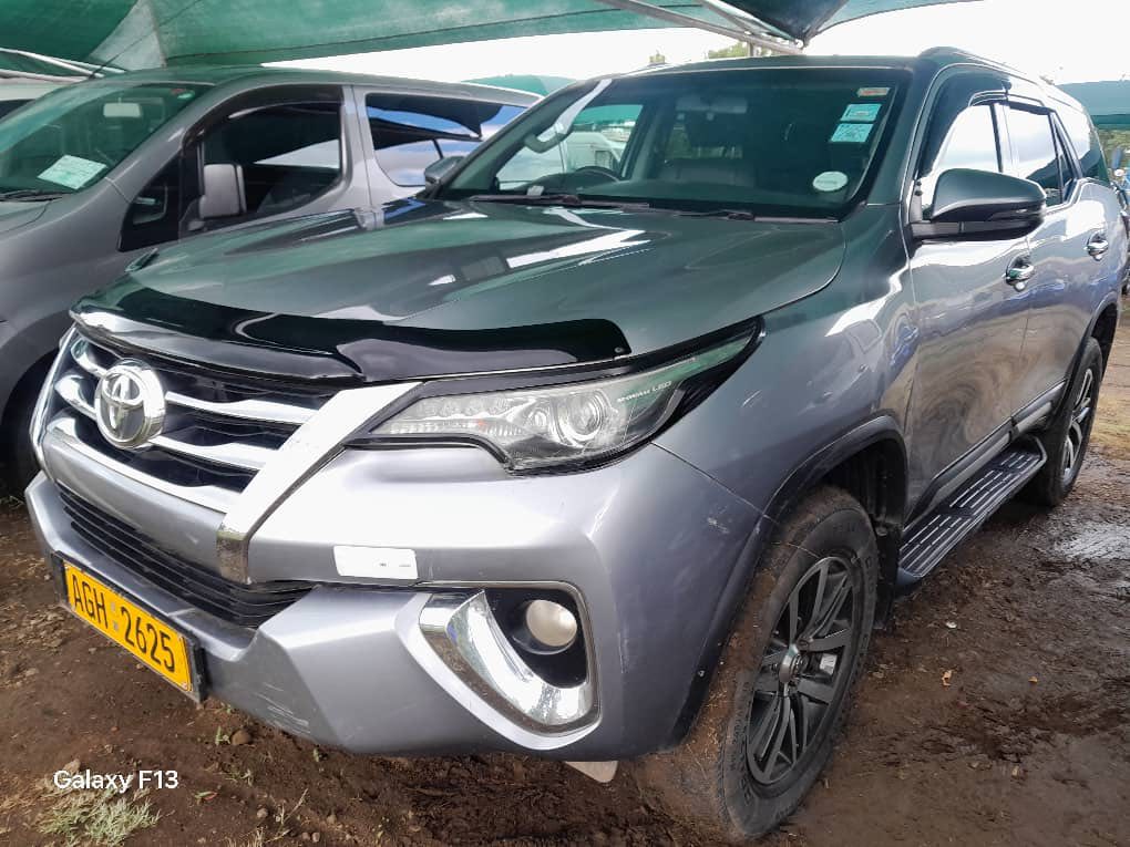 Buy 2017 Toyota  Fortuner GD6 ( Full leather & spec) 4x4 in Harare, Zimbabwe - Car World