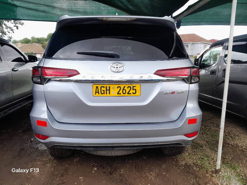 2017 Toyota  Fortuner GD6 ( Full leather & spec) 4x4 thumbnail 2 - Car World