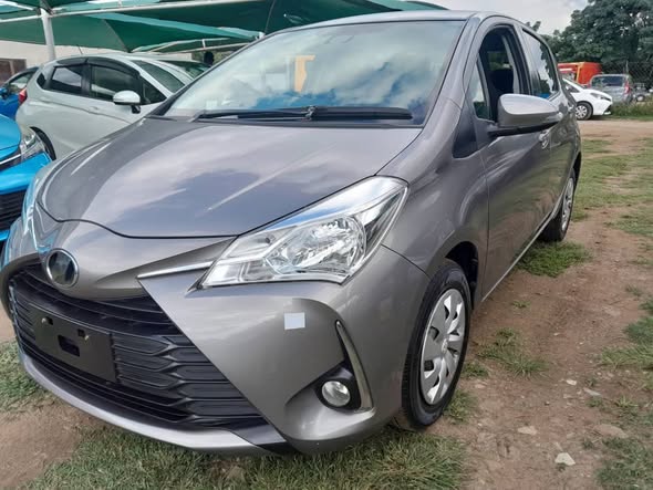 2017 Toyota Vitz Non Hybrid thumbnail 2 - Car World