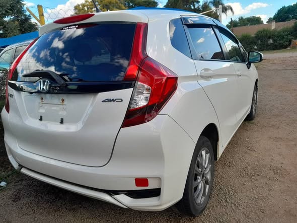 2017 Toyota Honda Gk4 Fit thumbnail 3 - Car World