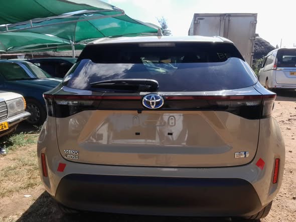 2021 Toyota Yaris Cross thumbnail 3 - Car World