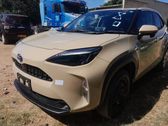 2021 Toyota Yaris Cross thumbnail 4 - Car World