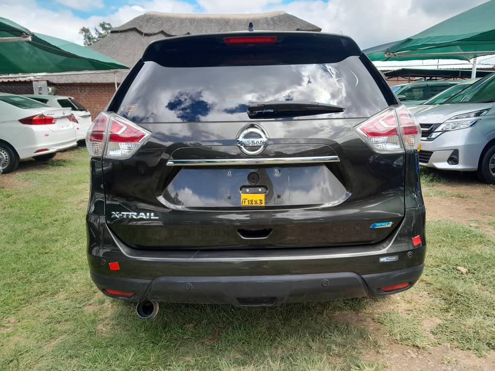 2017 Nissan Xtrail 4x4 thumbnail 2 - Car World