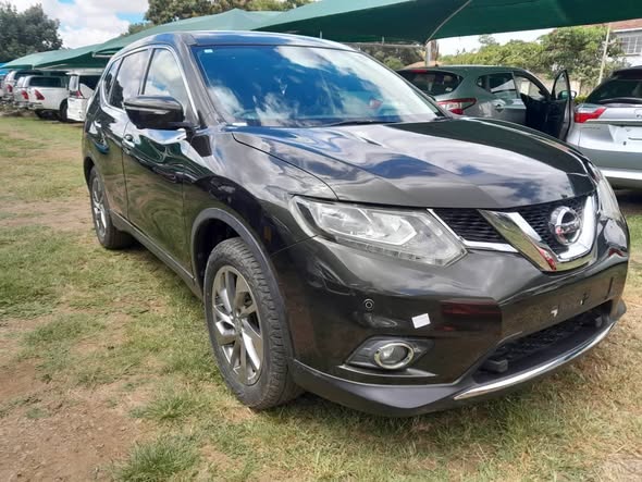 2017 Nissan Xtrail 4x4 thumbnail 5 - Car World