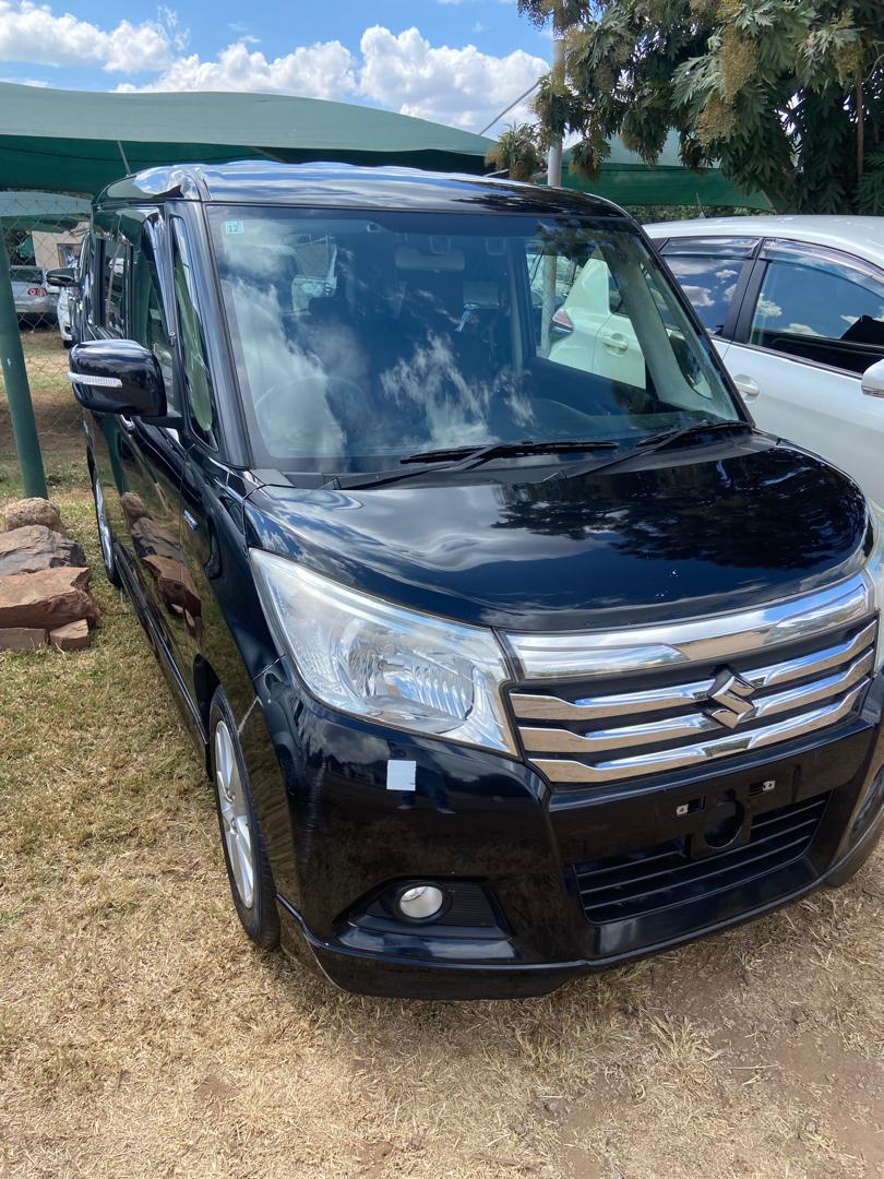 2017 Suzuki Solio Hybrid thumbnail 3 - Car World