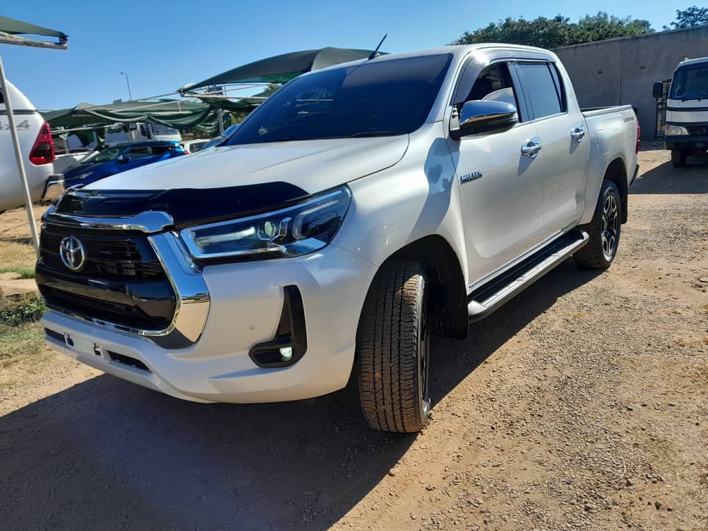 2020 Toyota  Hilux Double Cab 2.4L thumbnail 2 - Car World