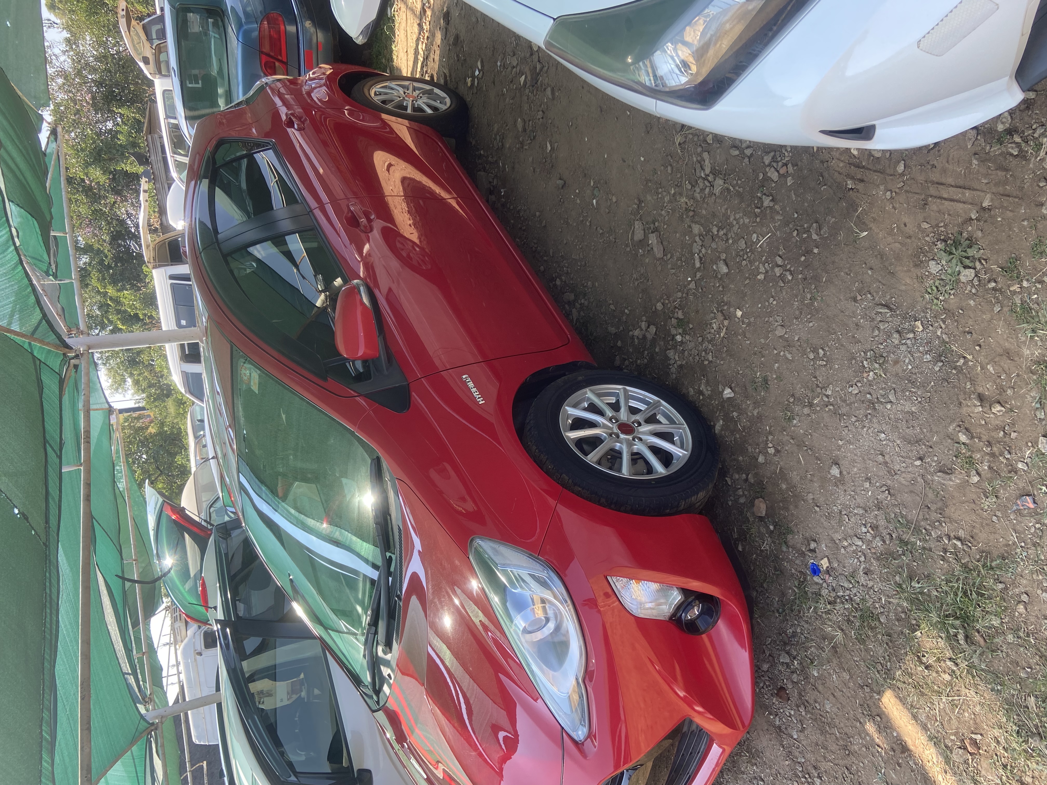 2016 Toyota  Aqua thumbnail 2 - Car World