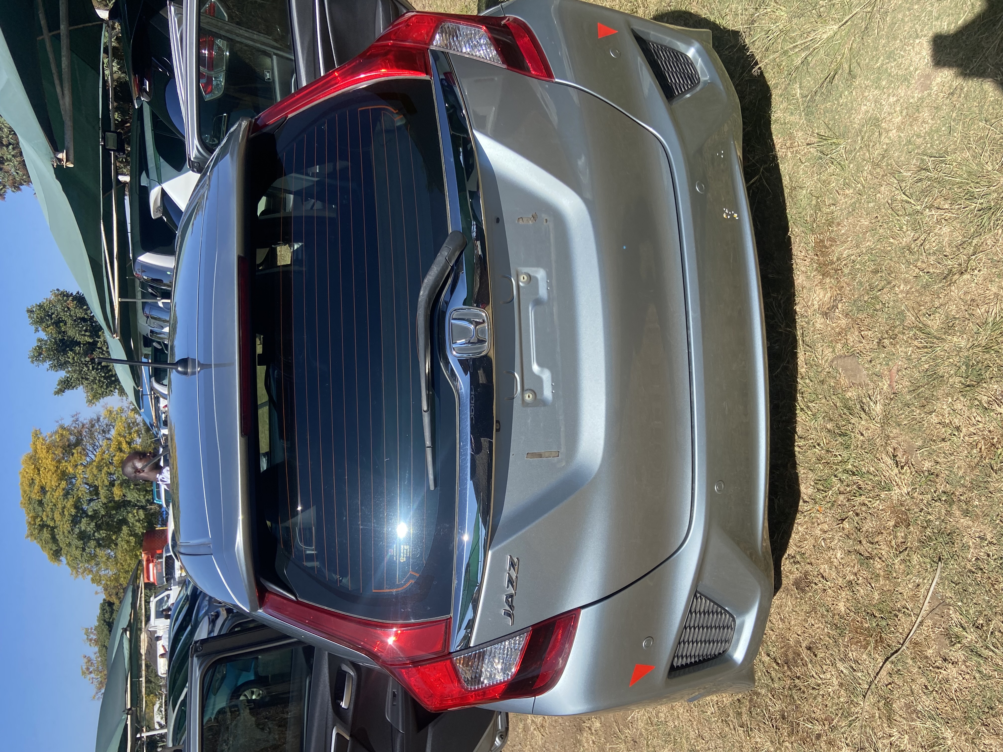 2016 Honda Jazz thumbnail 4 - Car World
