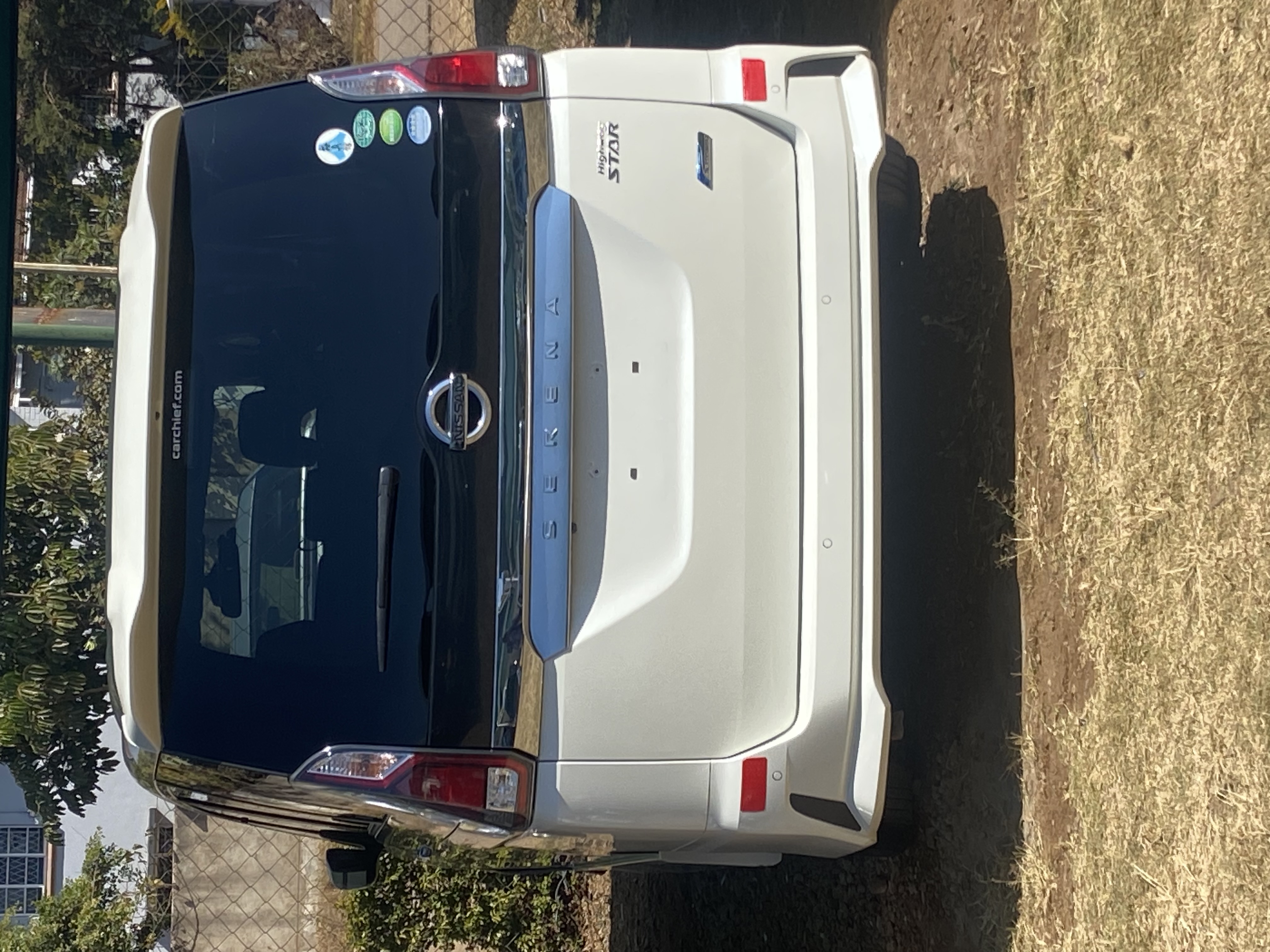 2016 Nissan  Serena thumbnail 2 - Car World