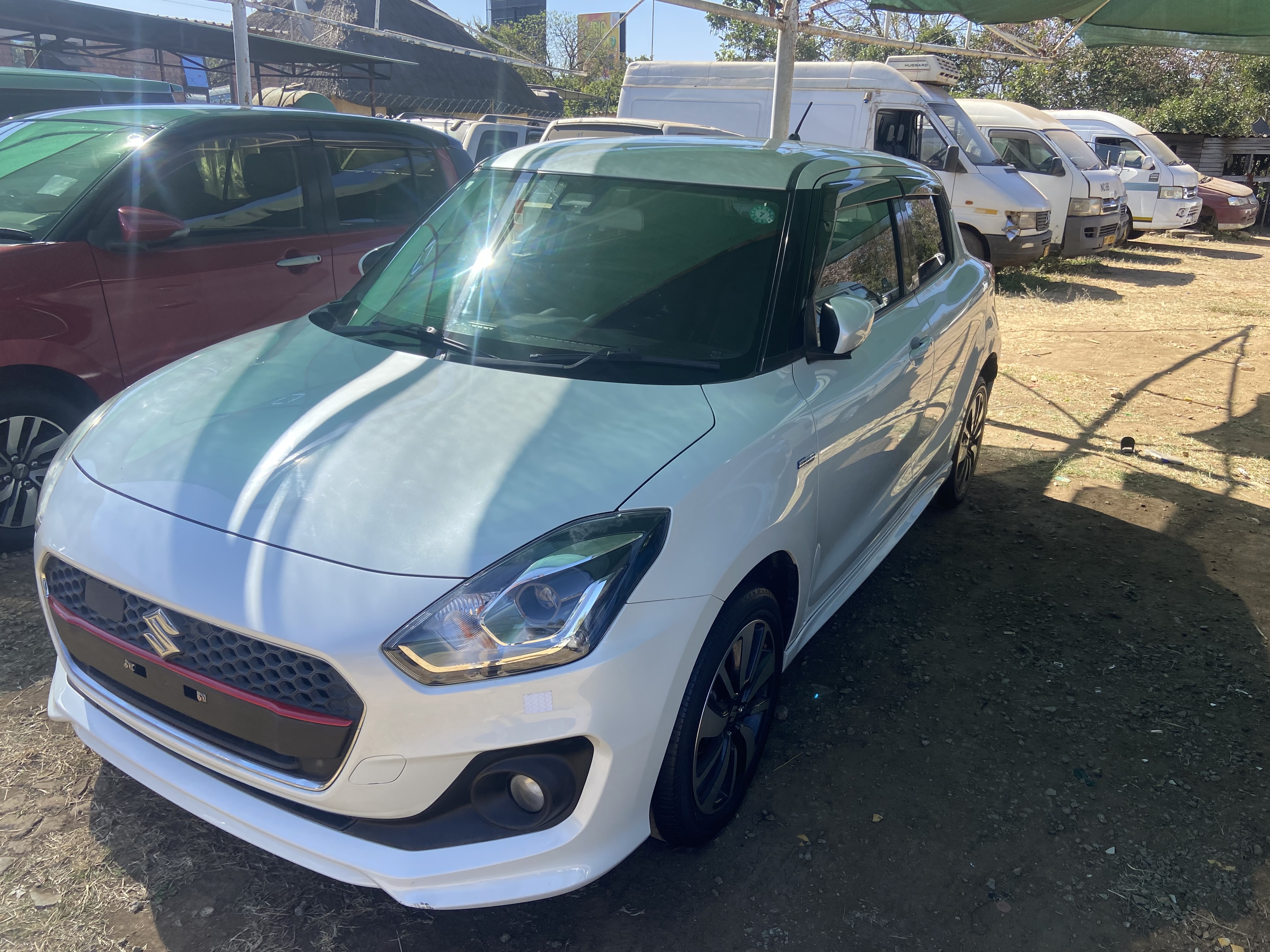 2017 Suzuki Swift RS thumbnail 3 - Car World