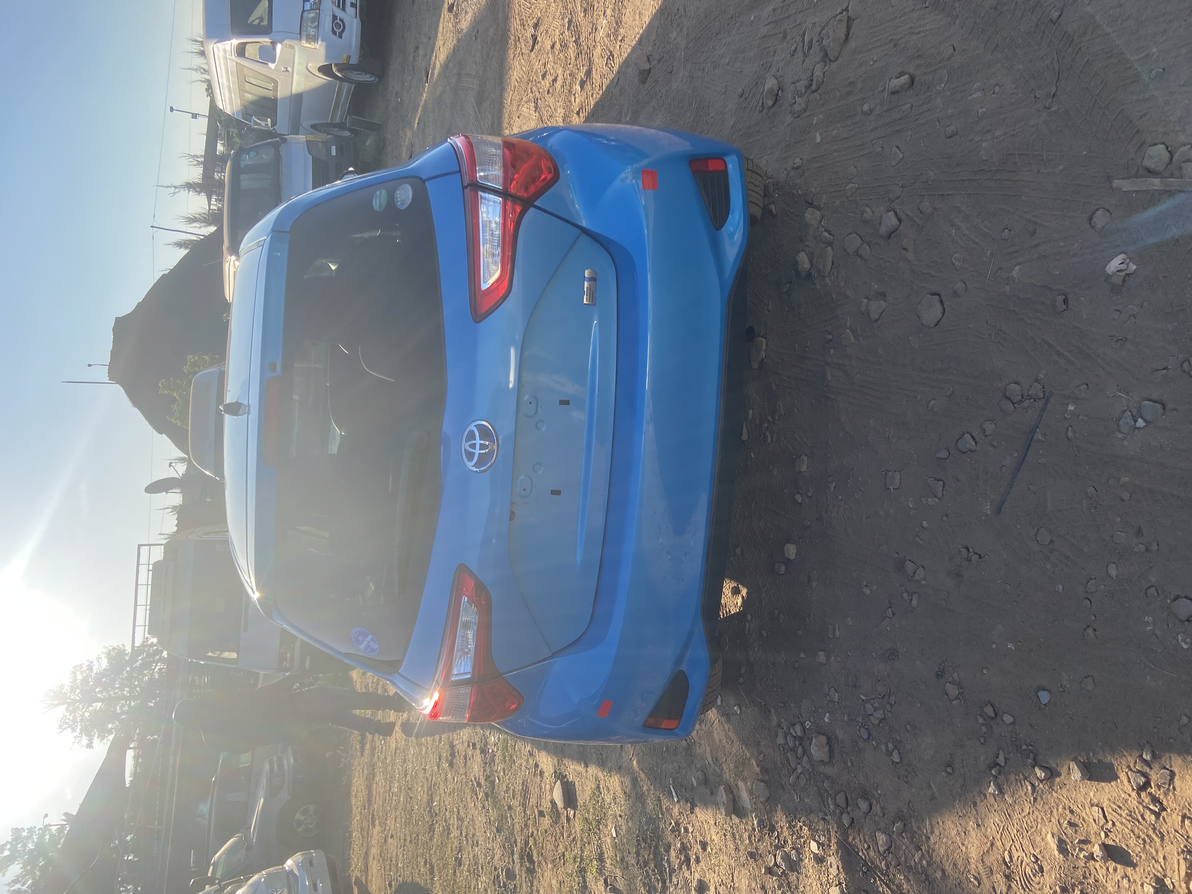 2017 Toyota  Vitz thumbnail 2 - Car World